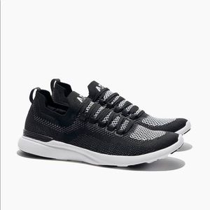 tech loom breeze blk/slv